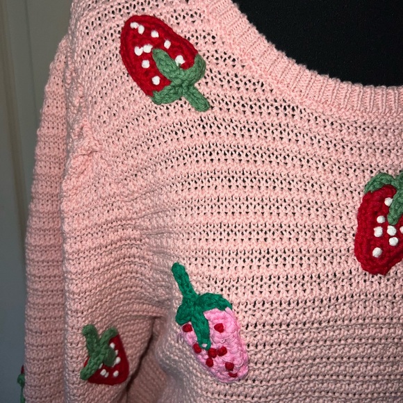 ZARA Pink Strawberry Balloon 3/4 Sleeve Sweater - Picture 2 of 6